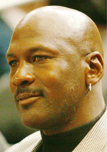 Michael Jordan (*17. Februar 1963), Quelle: Joshua Massel. Cropped by en:User:Quadzilla99, Lizenz: CC BY-SA 2.0
